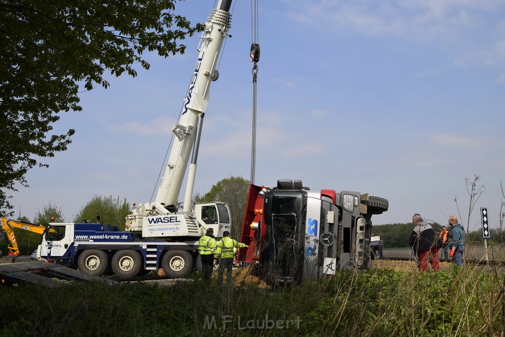 Schwerer VU LKW Zug Bergheim Kenten Koelnerstr P443.JPG - Miklos Laubert